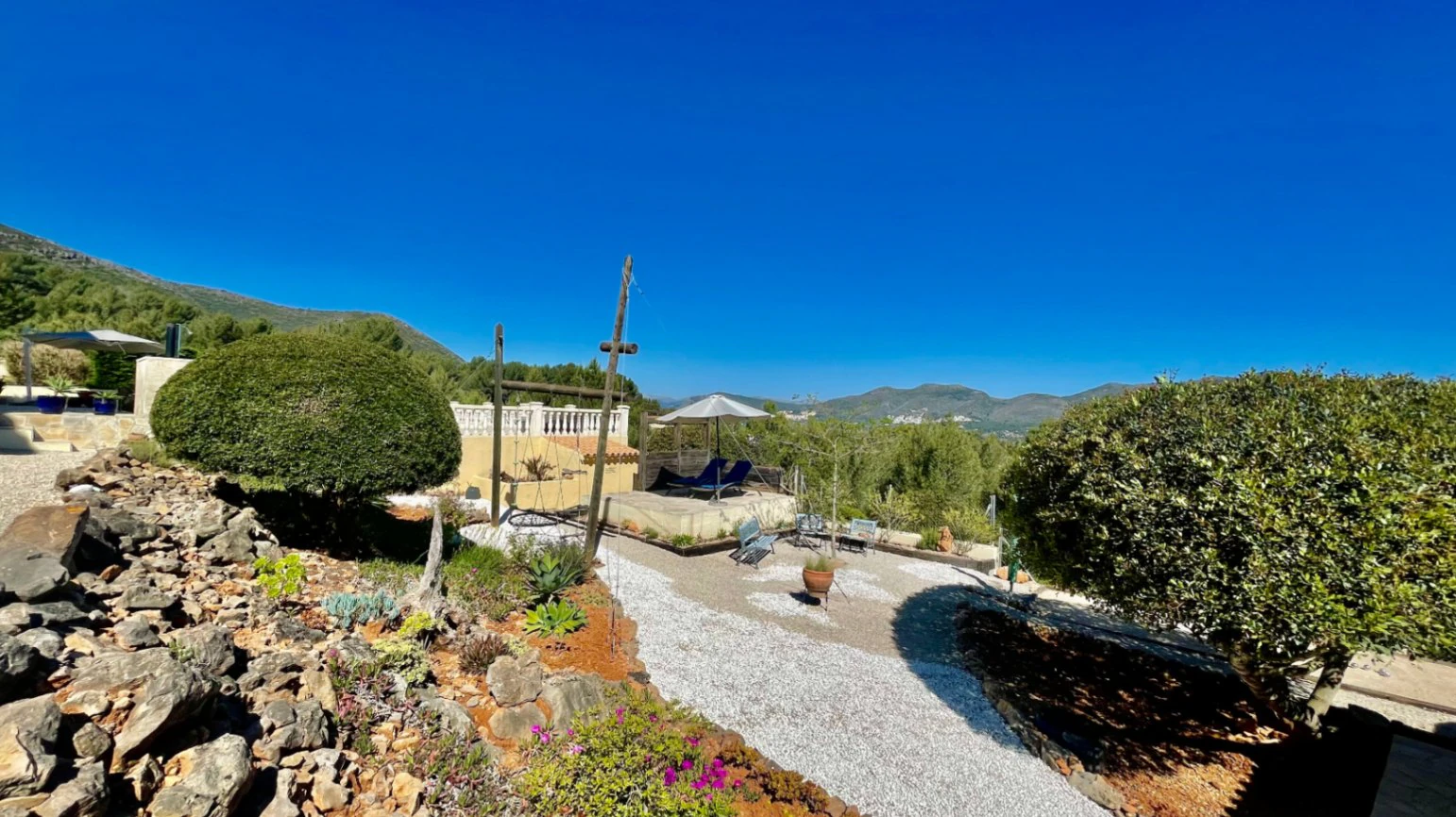 Villa for sale in Lliber:  Spectacular views, large plot