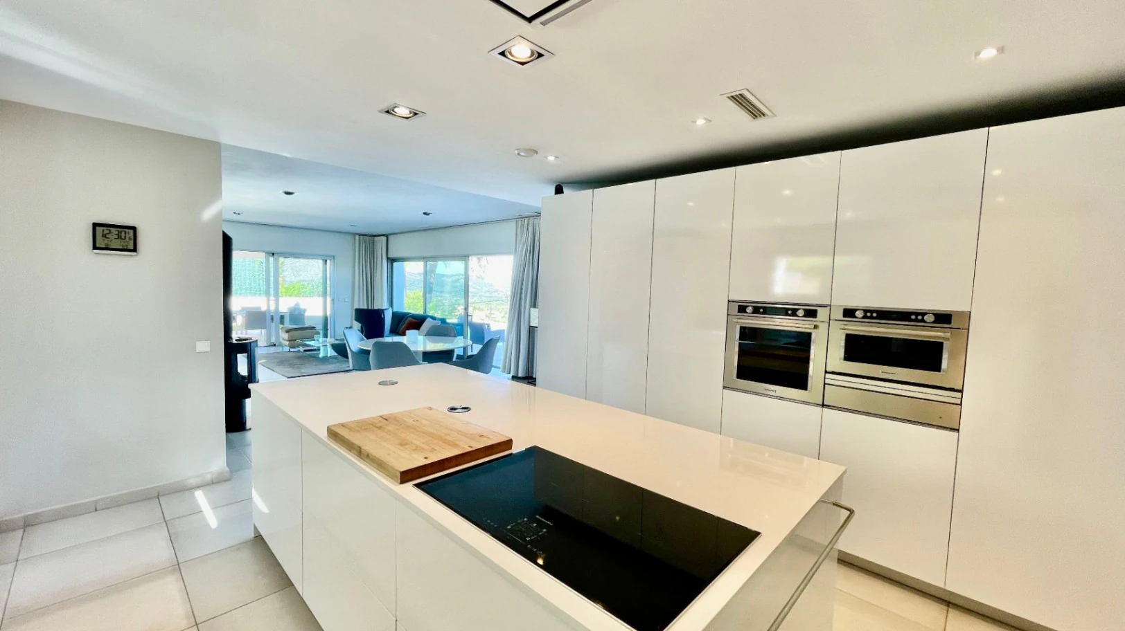 Villa for sale in Orba: Minimalist luxury, with fabulous views