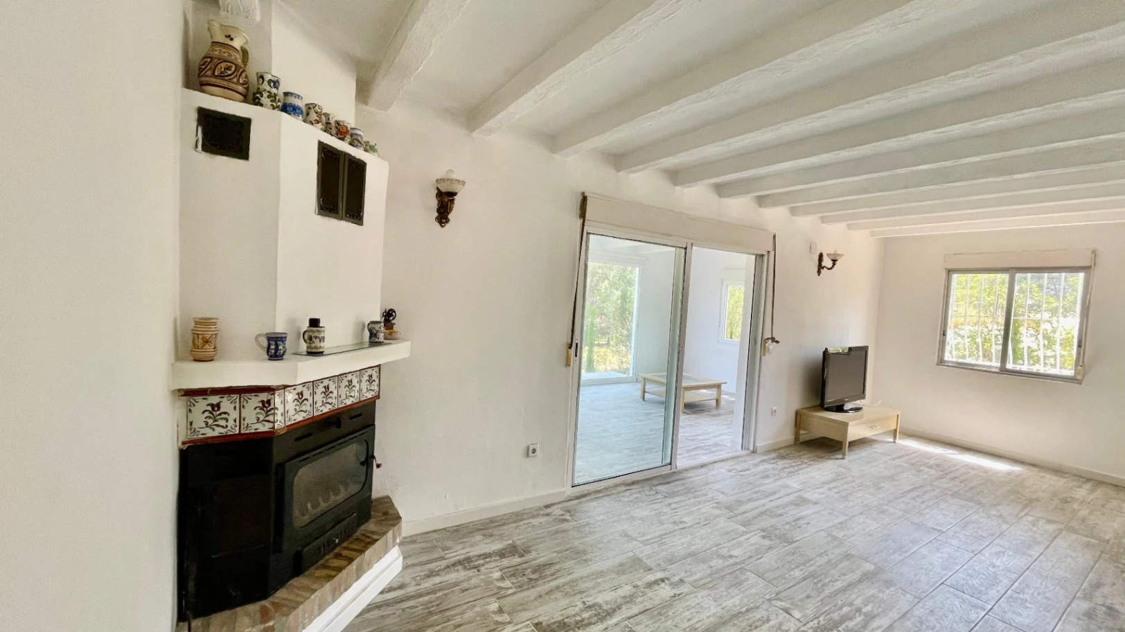 Country house for sale in Parcent: large plot, tranquil escape