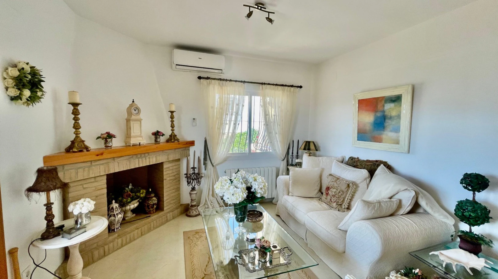 Villa for sale in Jalon: Spectacular, south-facing valley views