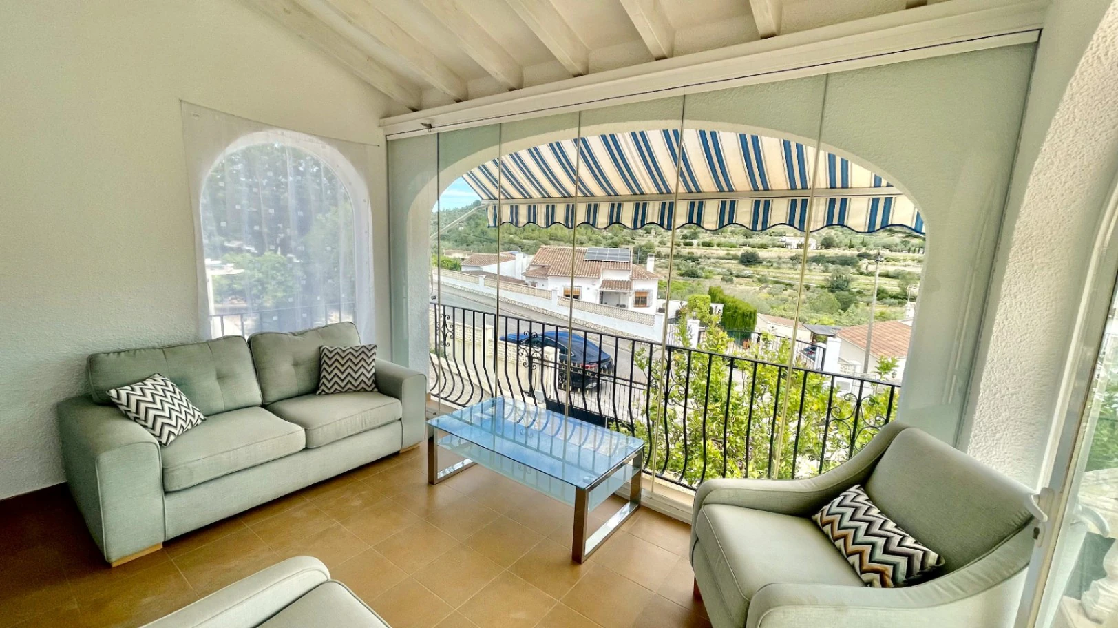 Villa for sale in Alcalali - Corner plot, mountain views