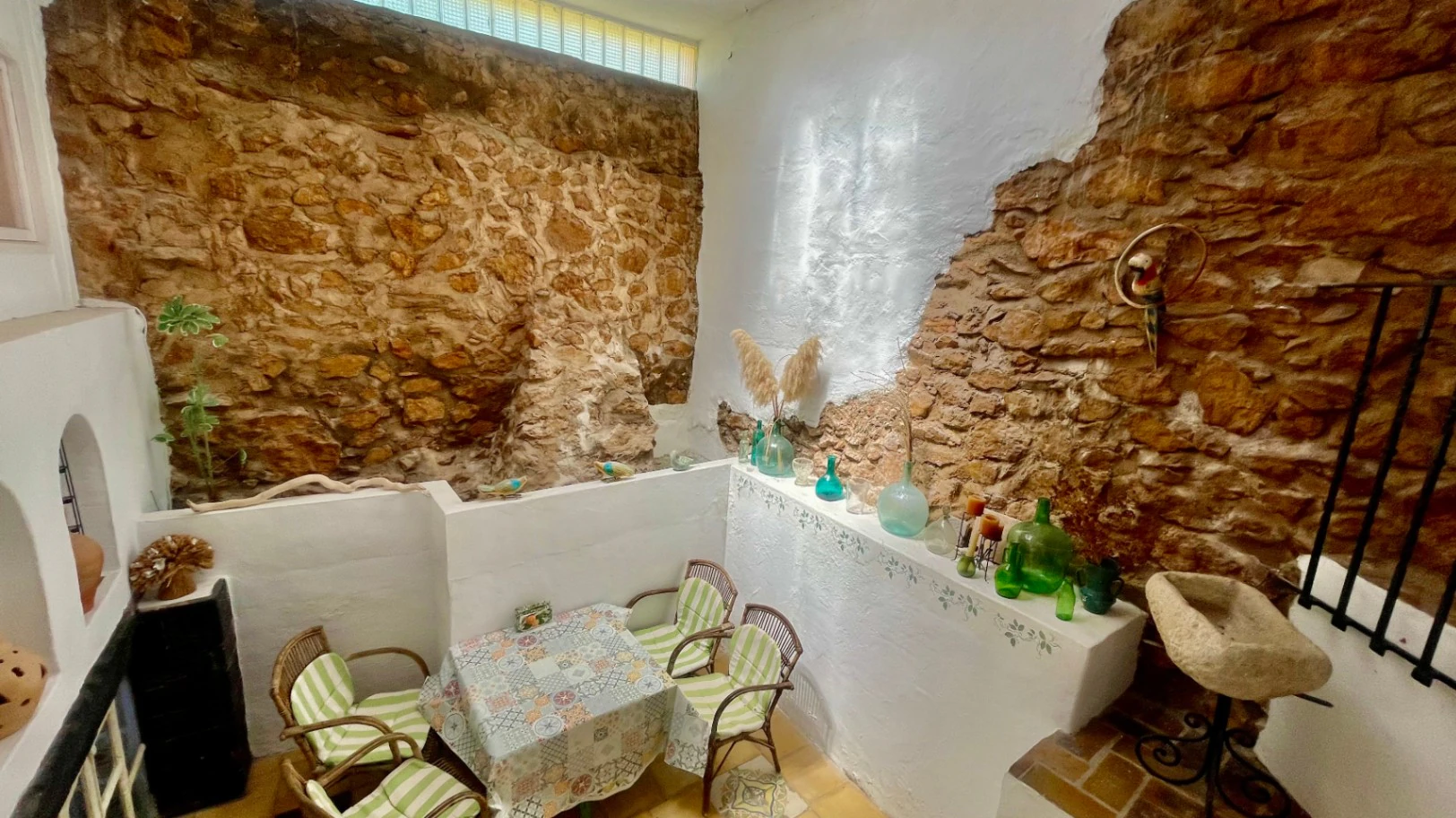 Traditional country home for sale in Llosa: Unique and charming