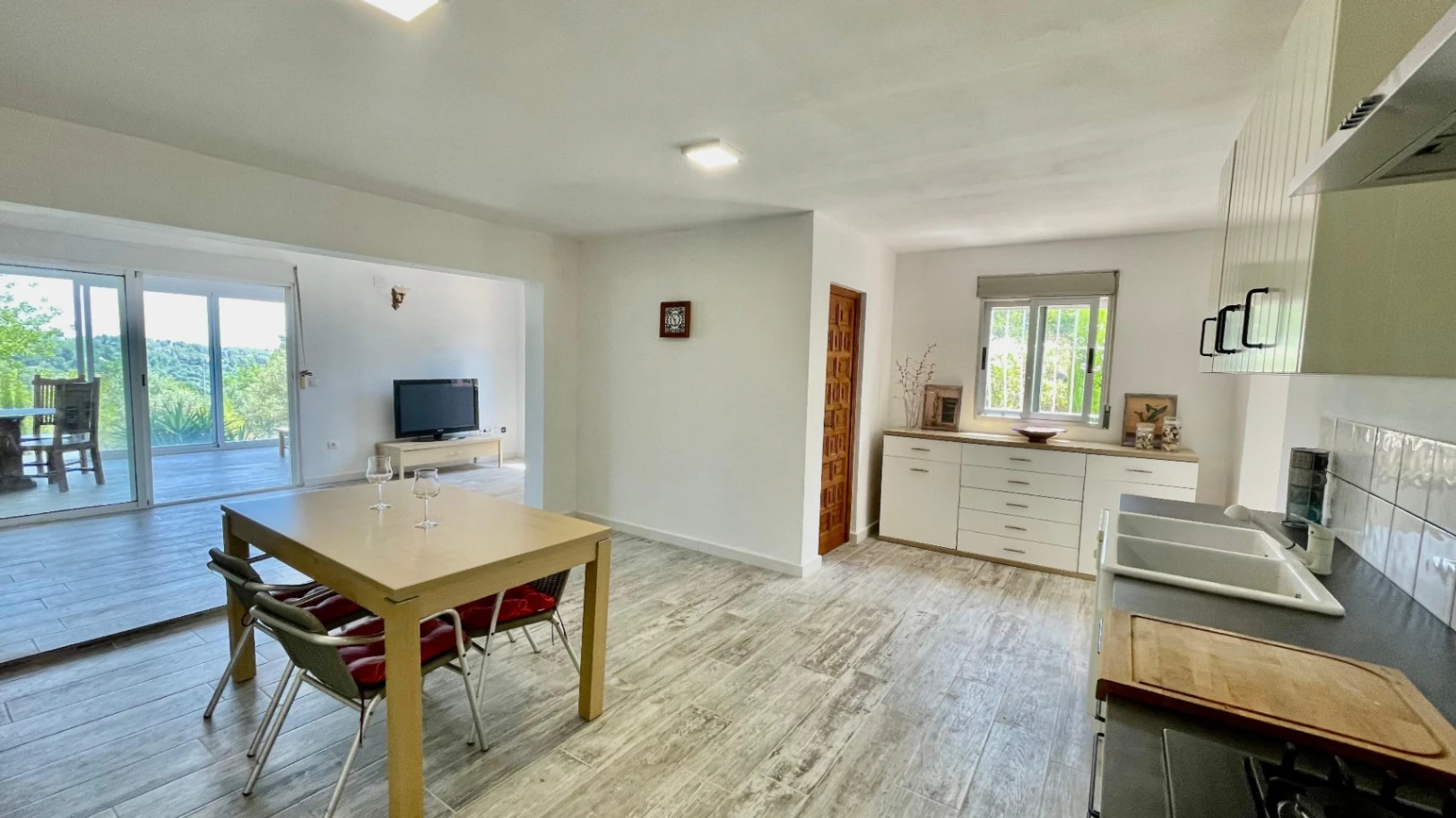 Country house for sale in Parcent: large plot, tranquil escape