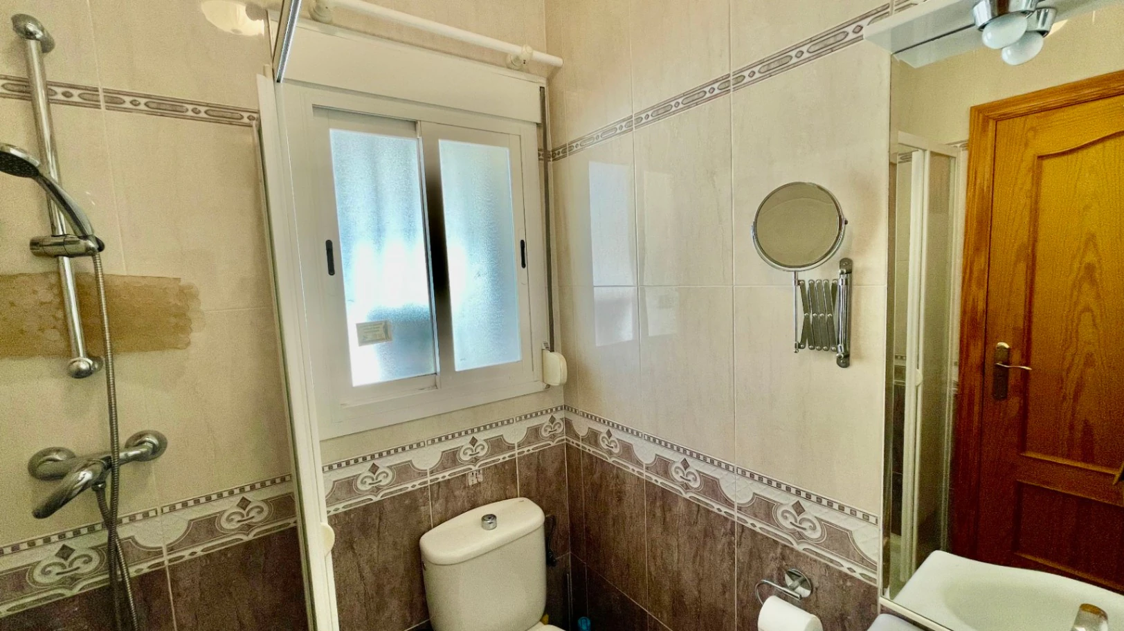 Villa en venta en Jalón: moderna, con fácil acceso y unas vistas impresionantes
