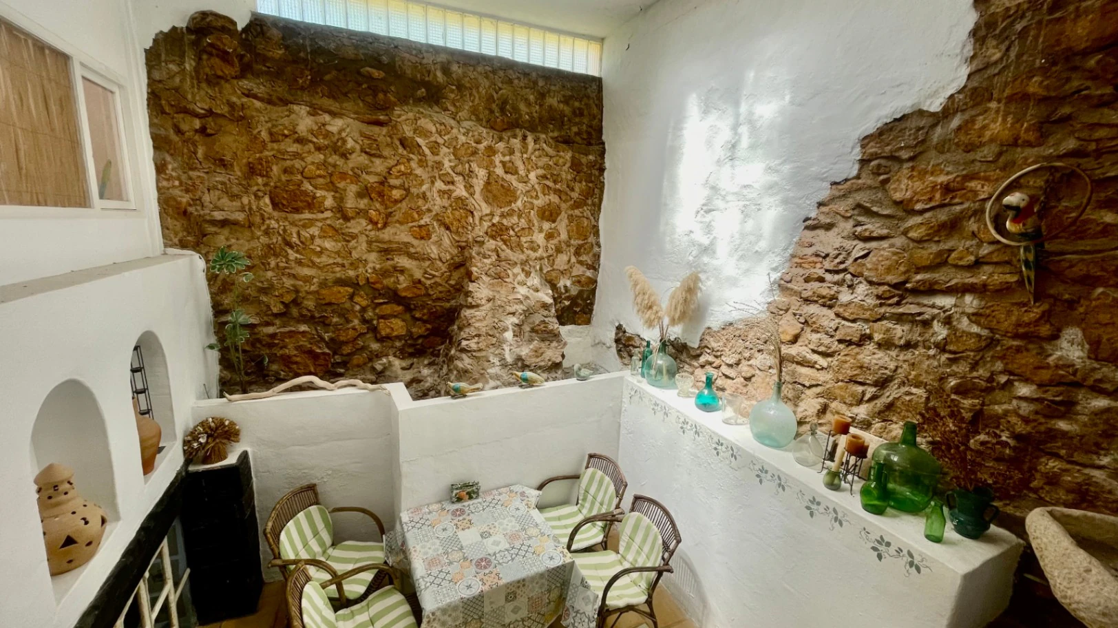 Traditional country home for sale in Llosa: Unique and charming