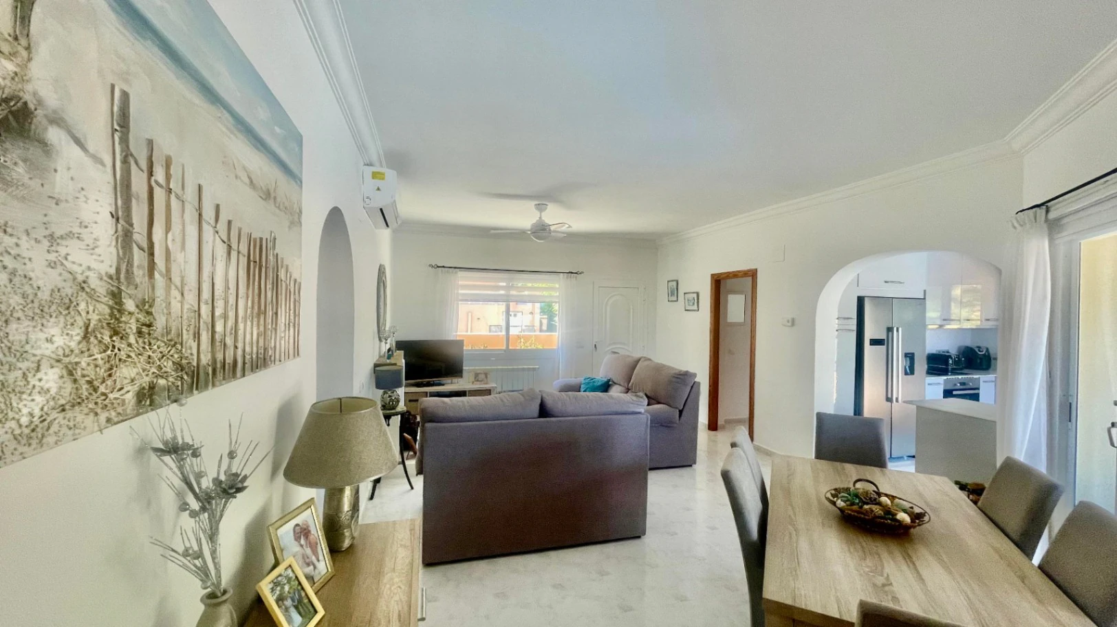 Villa for sale in Alcalali: Modern, immaculate, spacious corner plot