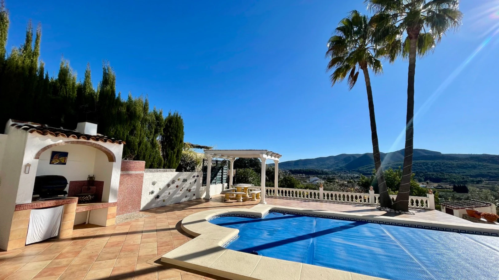 Villa for sale in Jalon: Frontline with spectacular south-facing views
