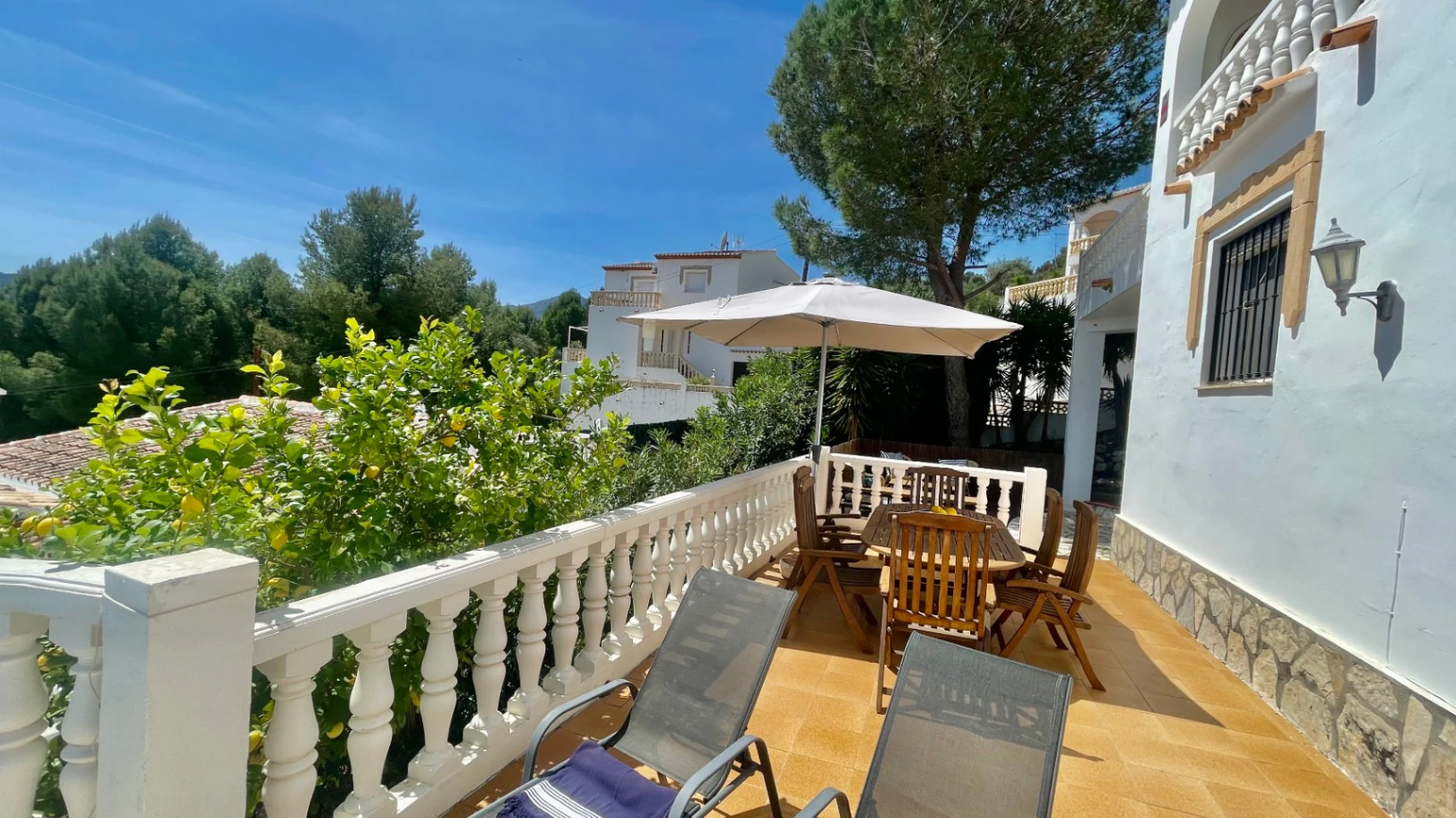 Villa for sale in Tormos: Spectacular views, guest apartment