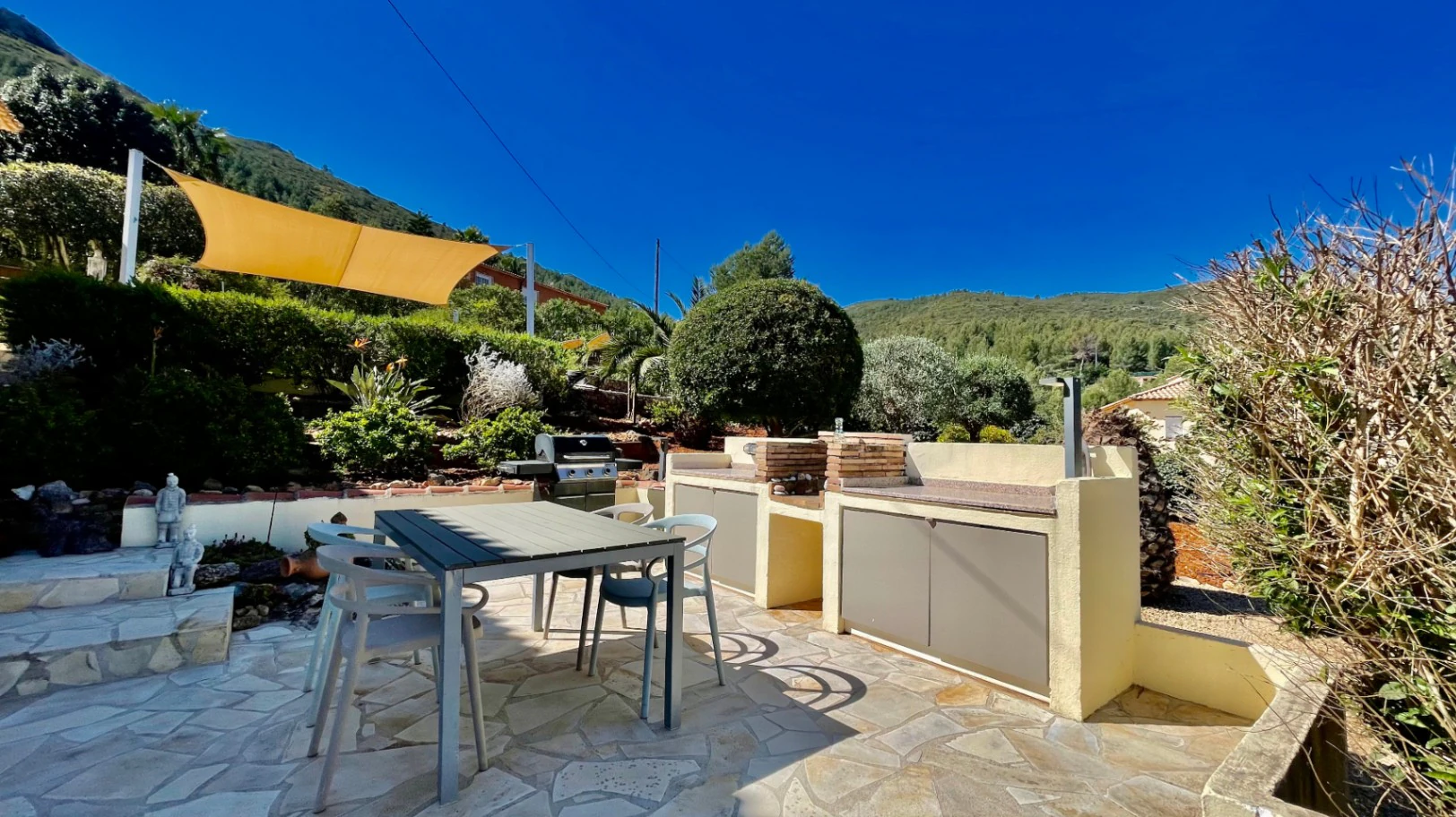 Villa for sale in Lliber:  Spectacular views, large plot