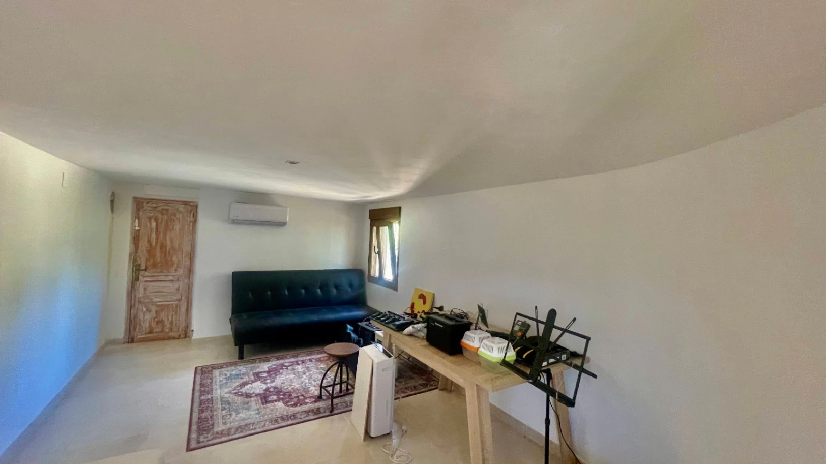 Villa for sale in Jalon: Spacious flat plot, quiet location
