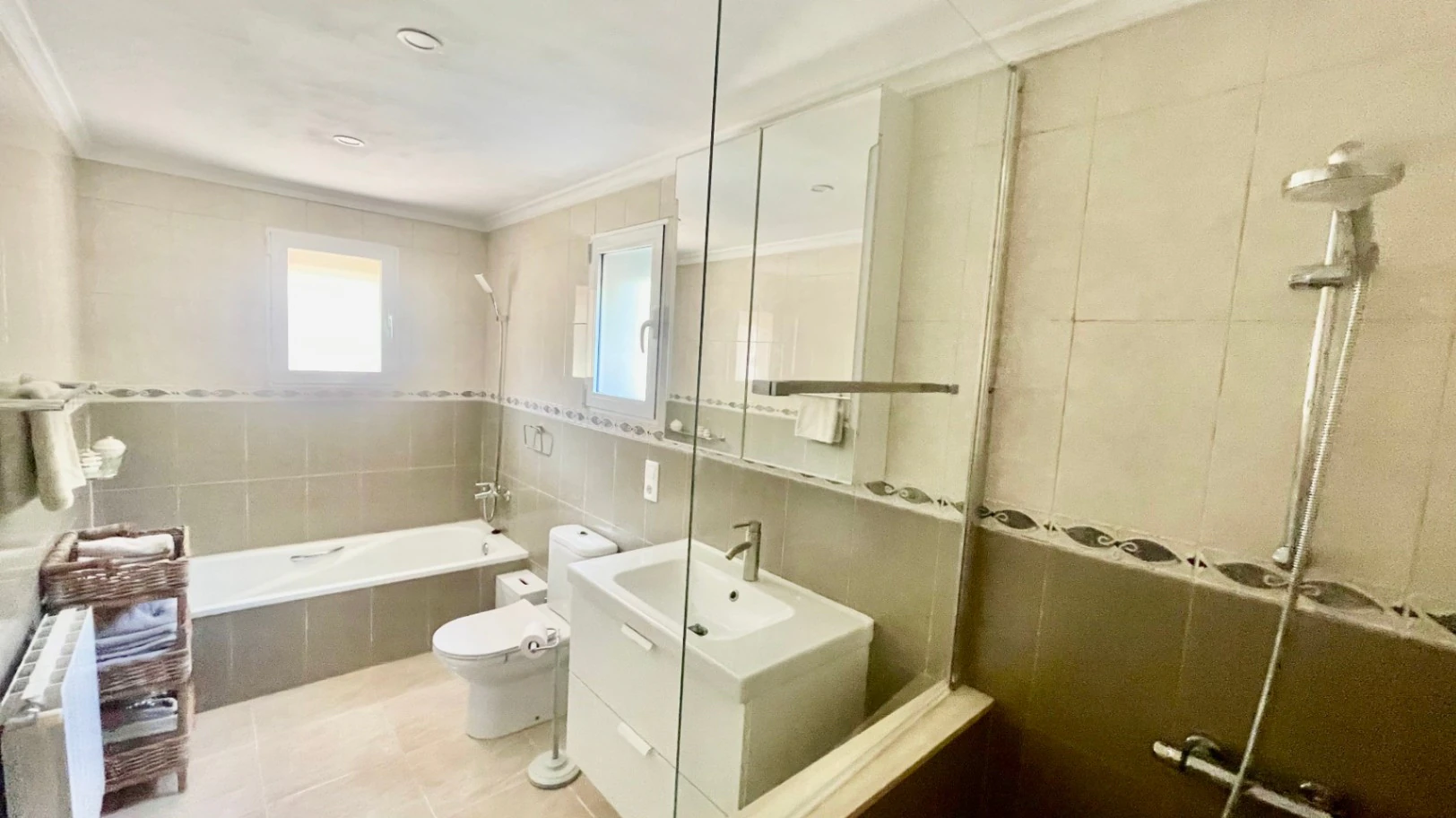 Villa for sale in Alcalali: Spacious corner plot