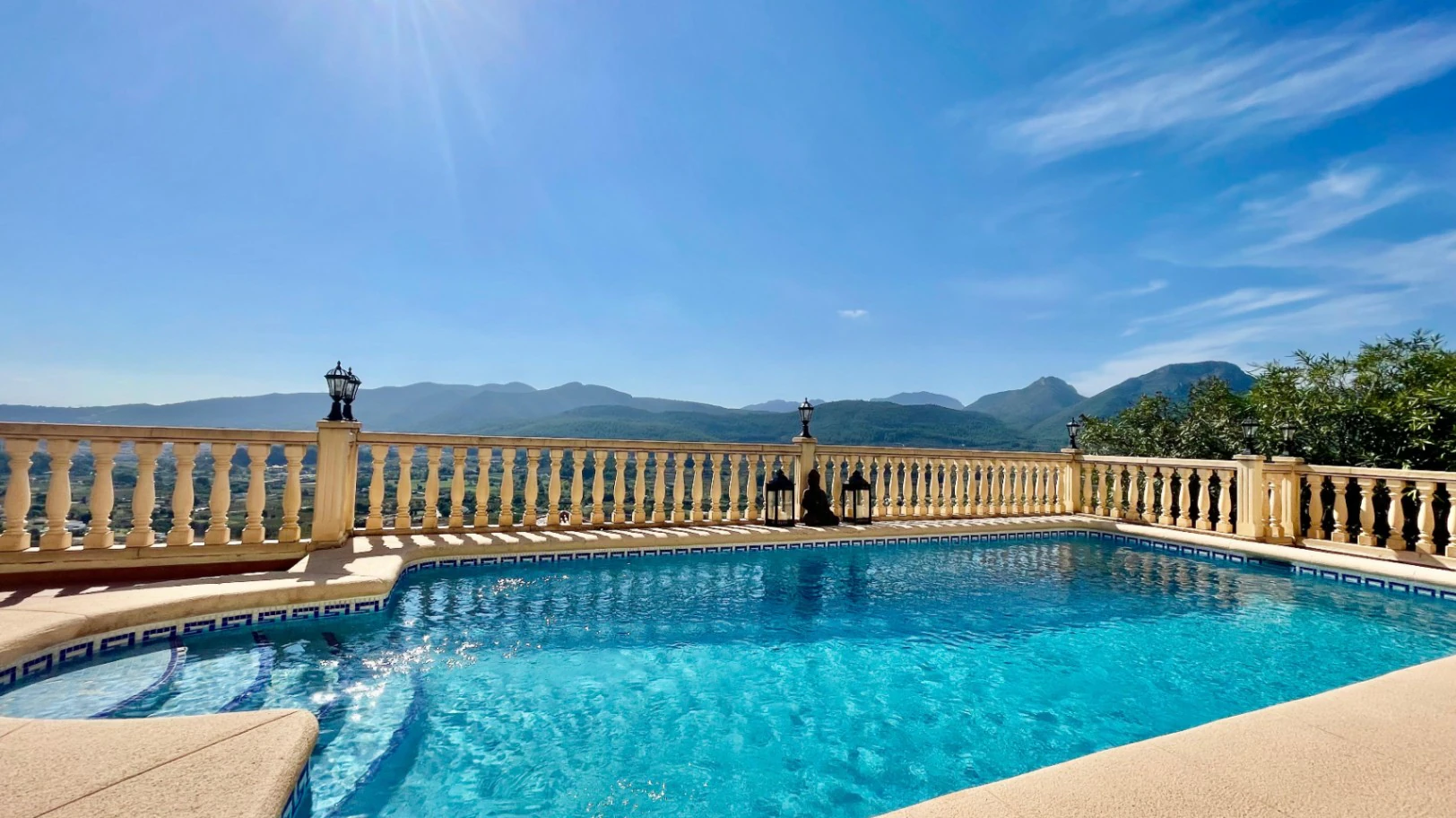 Villa for sale in Jalon: Spectacular, south-facing valley views