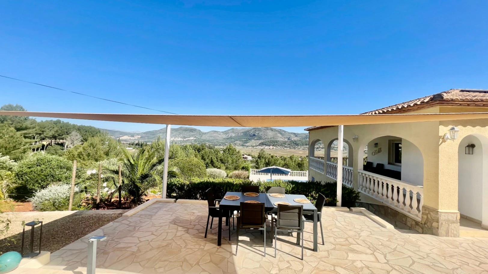 Villa for sale in Lliber:  Spectacular views, large plot