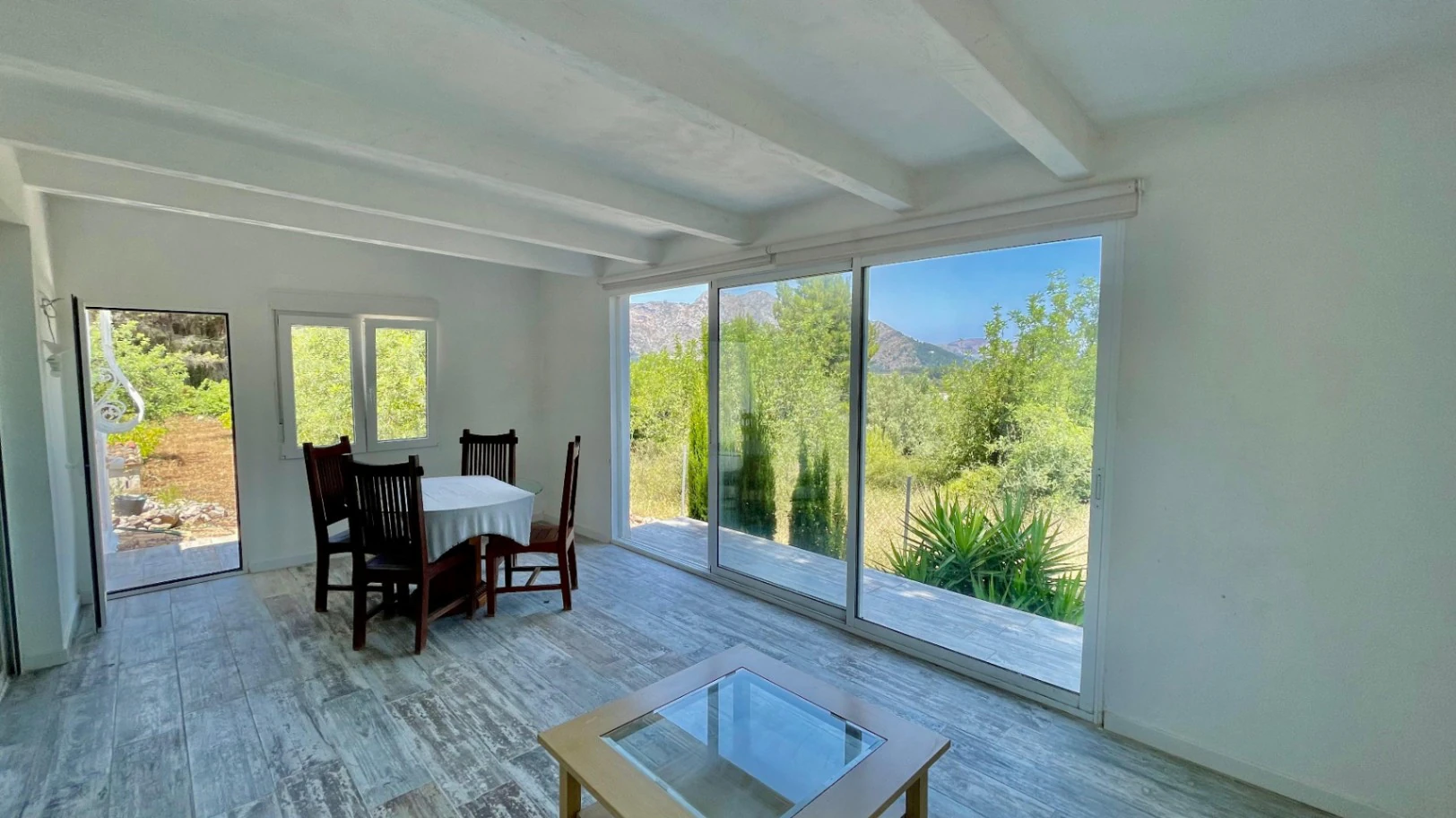Country house for sale in Parcent: large plot, tranquil escape