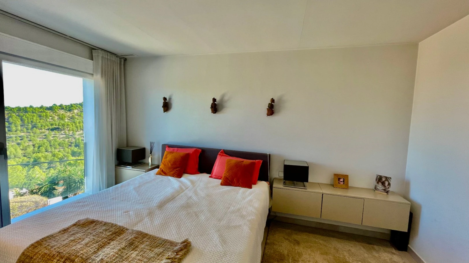 Villa for sale in Orba: Minimalist luxury, with fabulous views