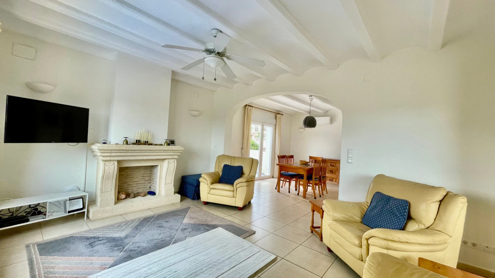 Villa for sale in Jalon: Frontline with spectacular south-facing views