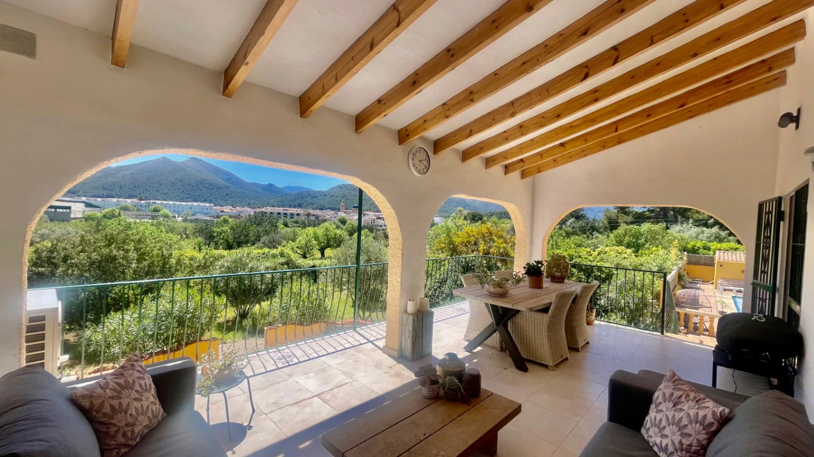 Villa for sale in Jalon: Spacious flat plot, quiet location