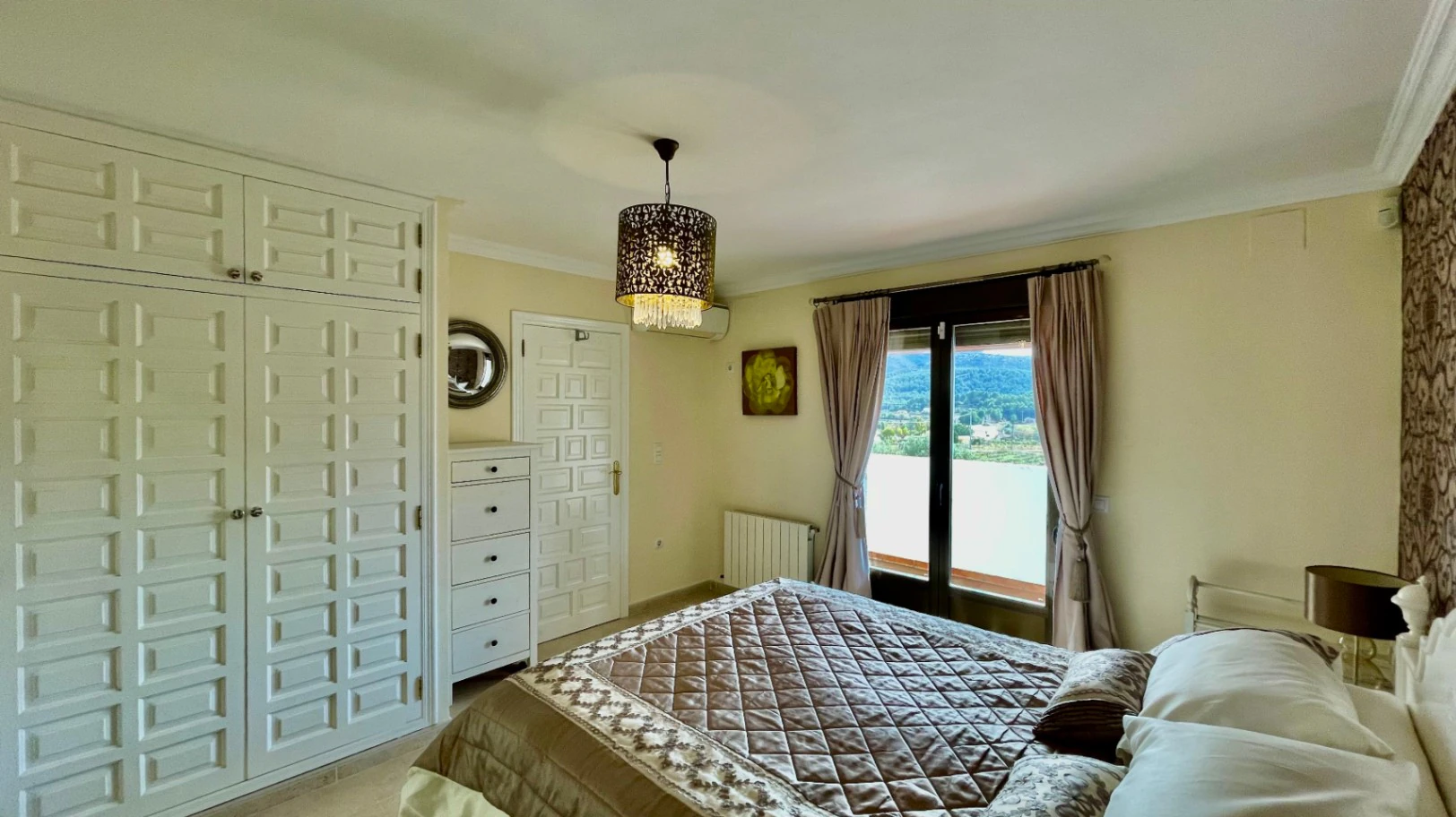 Villa for sale in Jalon: Secluded, sought-after location