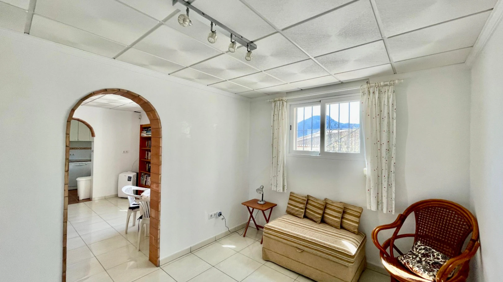 Villa for sale in Jalon:  Modern, easy access, with stunning views