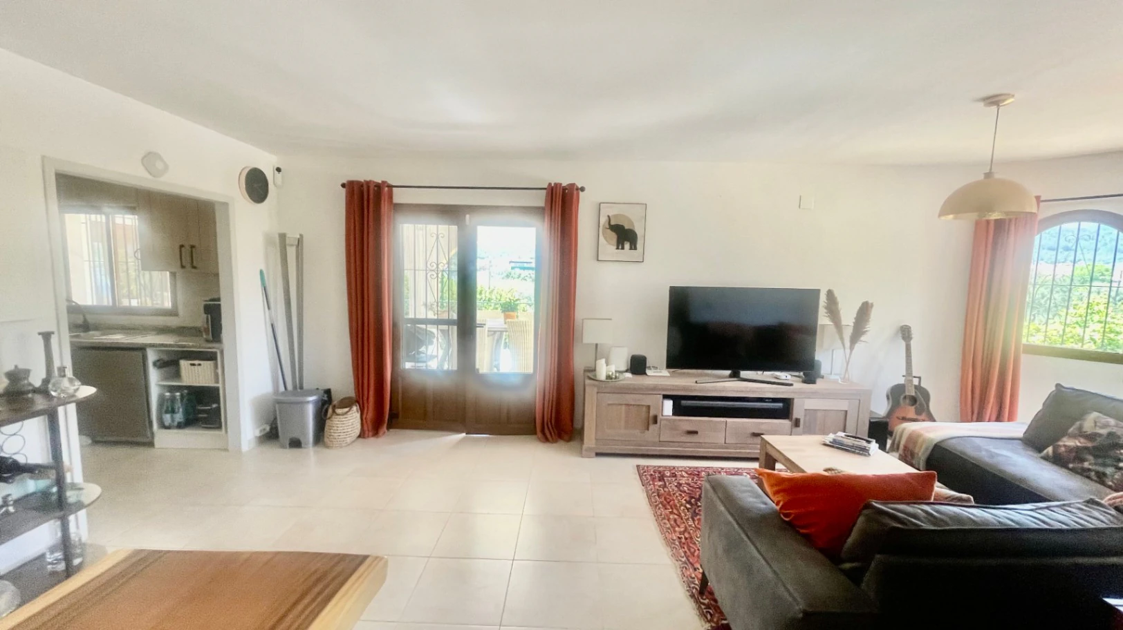 Villa for sale in Jalon: Spacious flat plot, quiet location