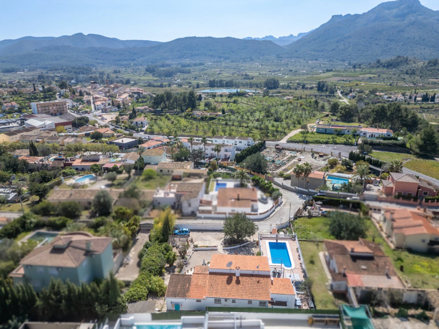Villa for sale in Alcalali: One level, south-facing, generous plot