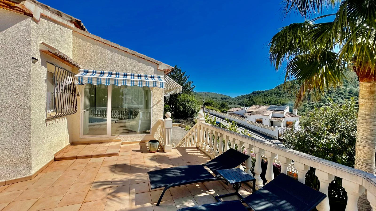 Villa for sale in Alcalali - Corner plot, mountain views
