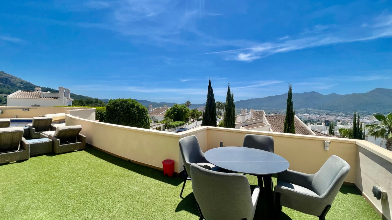 Villa en venta en Jalon: Lujosa, eficiente en energía
