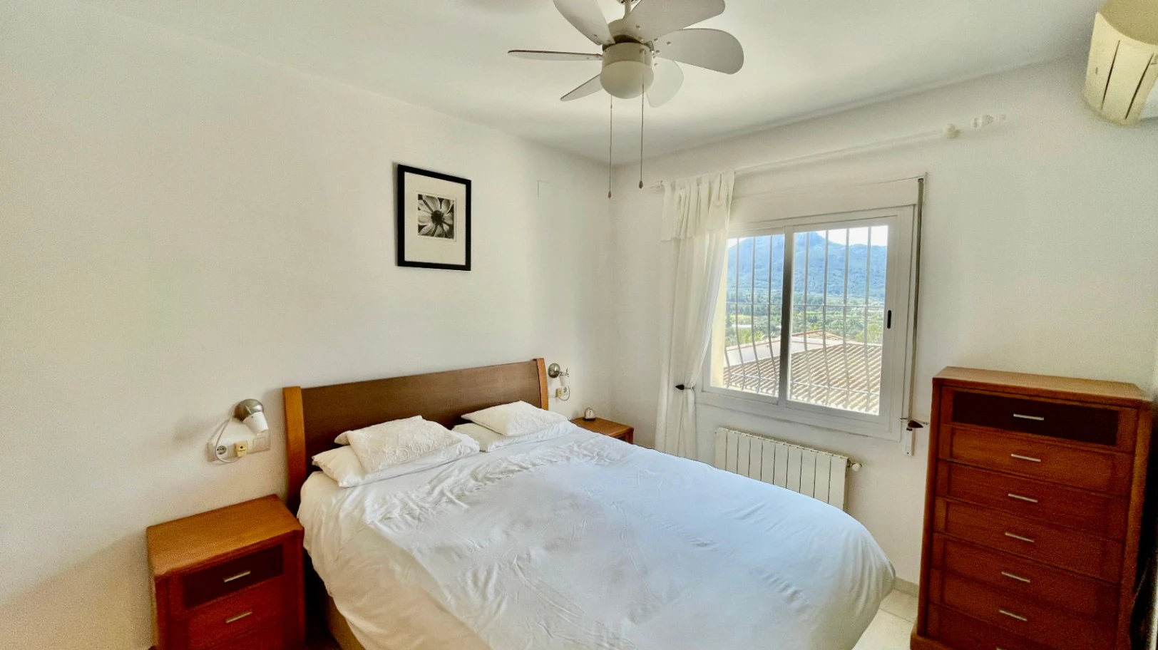 Villa for sale in Jalon:  Modern, easy access, with stunning views