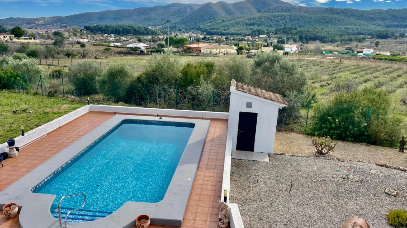 Villa for sale in Jalon: Secluded, sought-after location