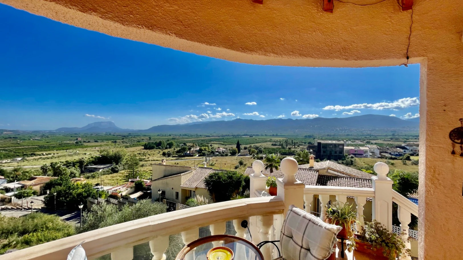 Villa for sale in Tormos: South-facing, panoramic views