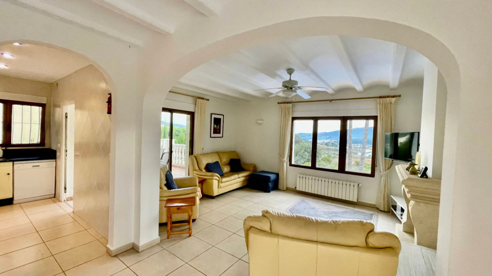 Villa for sale in Jalon: Frontline with spectacular south-facing views
