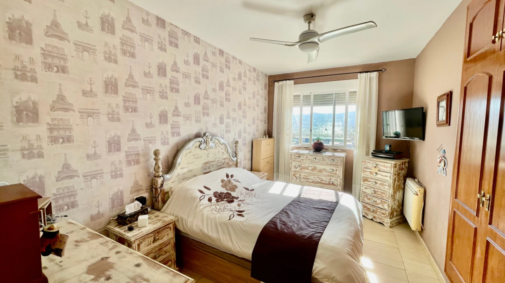 Villa for sale in Tormos: South-facing, panoramic views