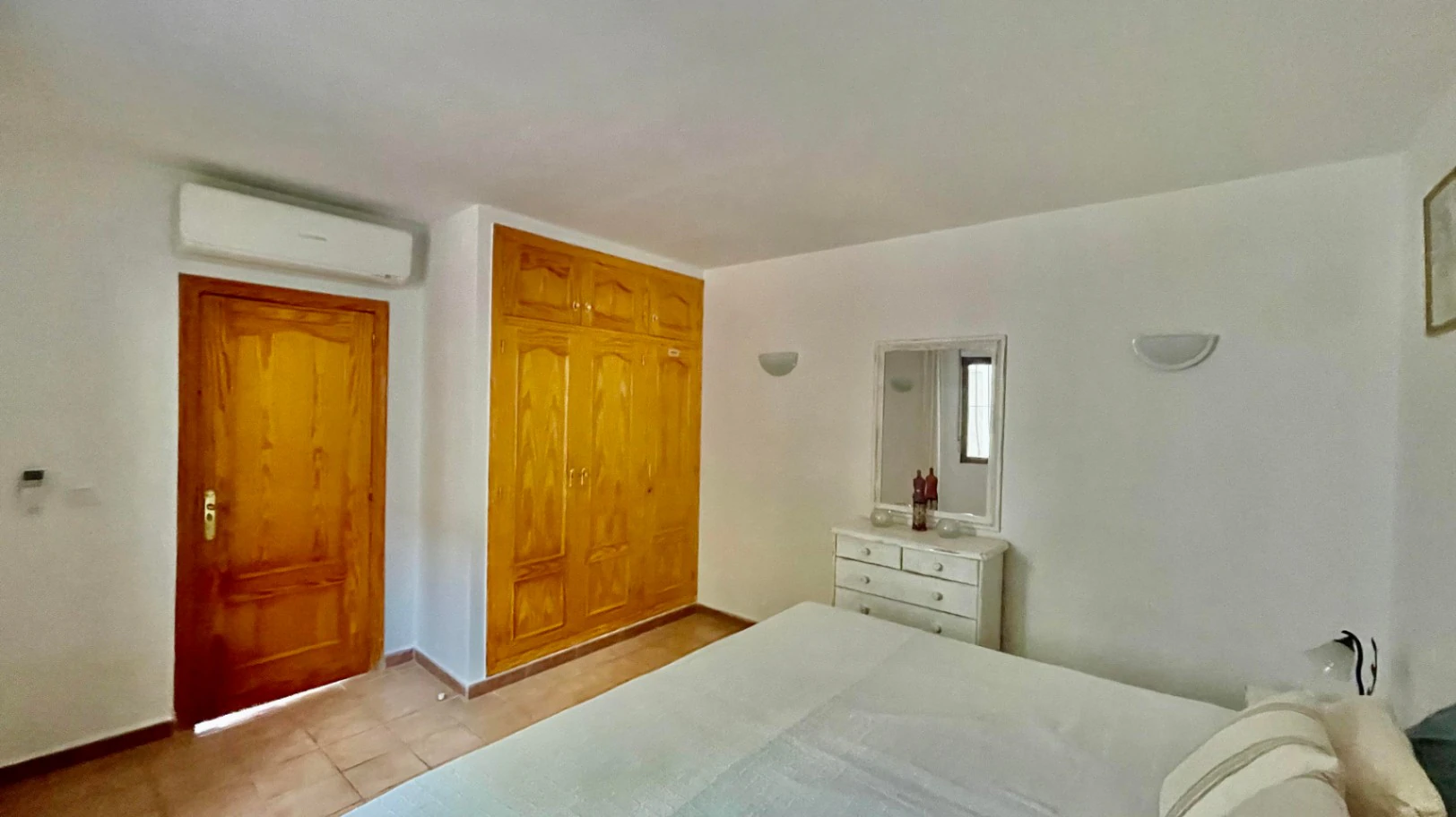 Villa for sale in Jalon: Frontline with spectacular south-facing views