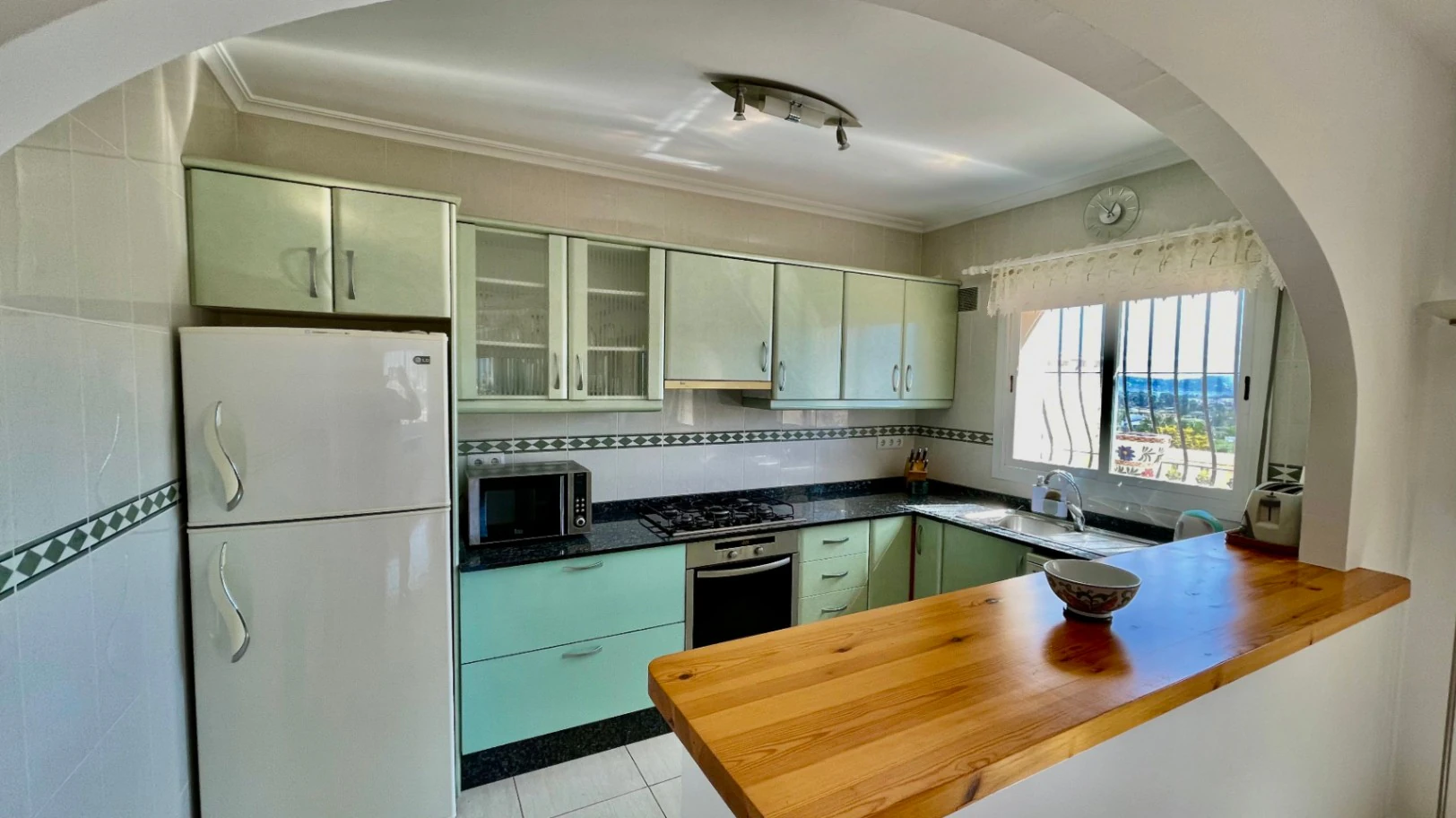 Villa for sale in Jalon:  Modern, easy access, with stunning views