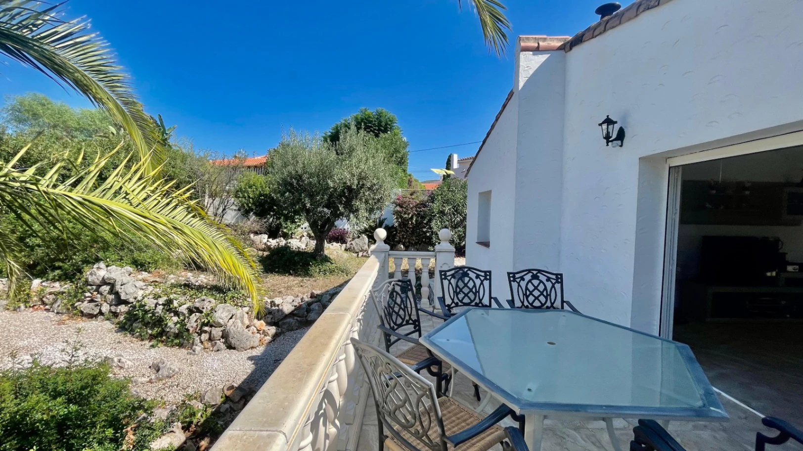 Villa for sale in Orba: Panoramic views, separate guest apartment
