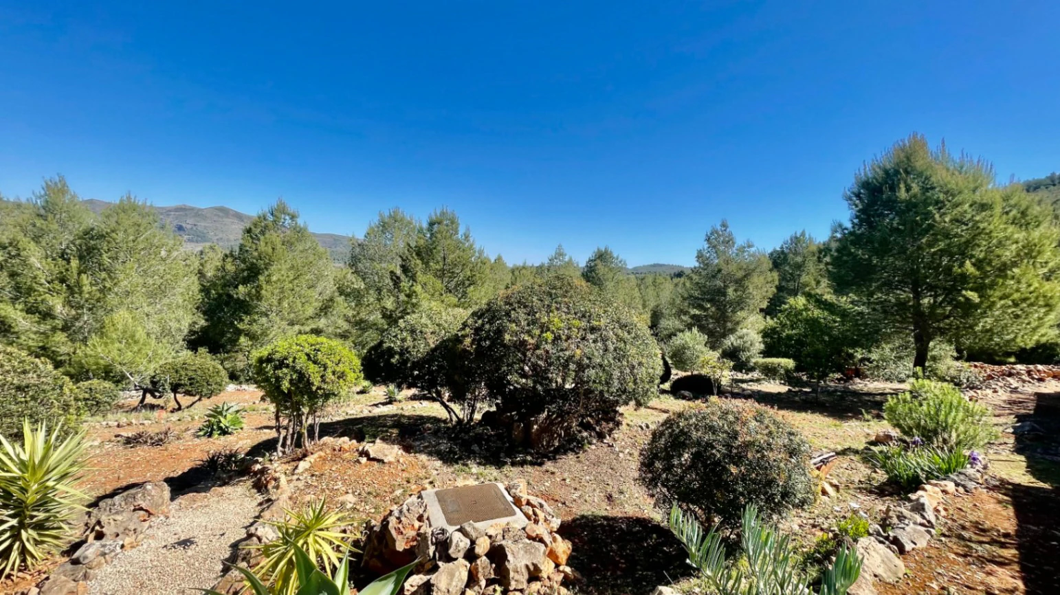 Villa for sale in Lliber:  Spectacular views, large plot