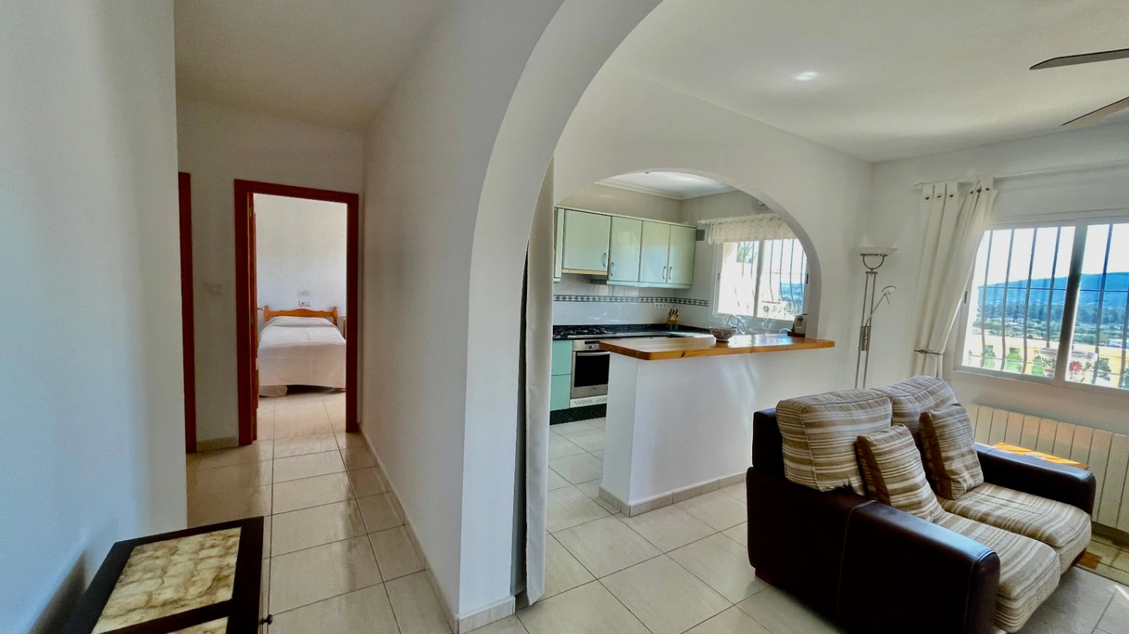 Villa en venta en Jalón: moderna, con fácil acceso y unas vistas impresionantes