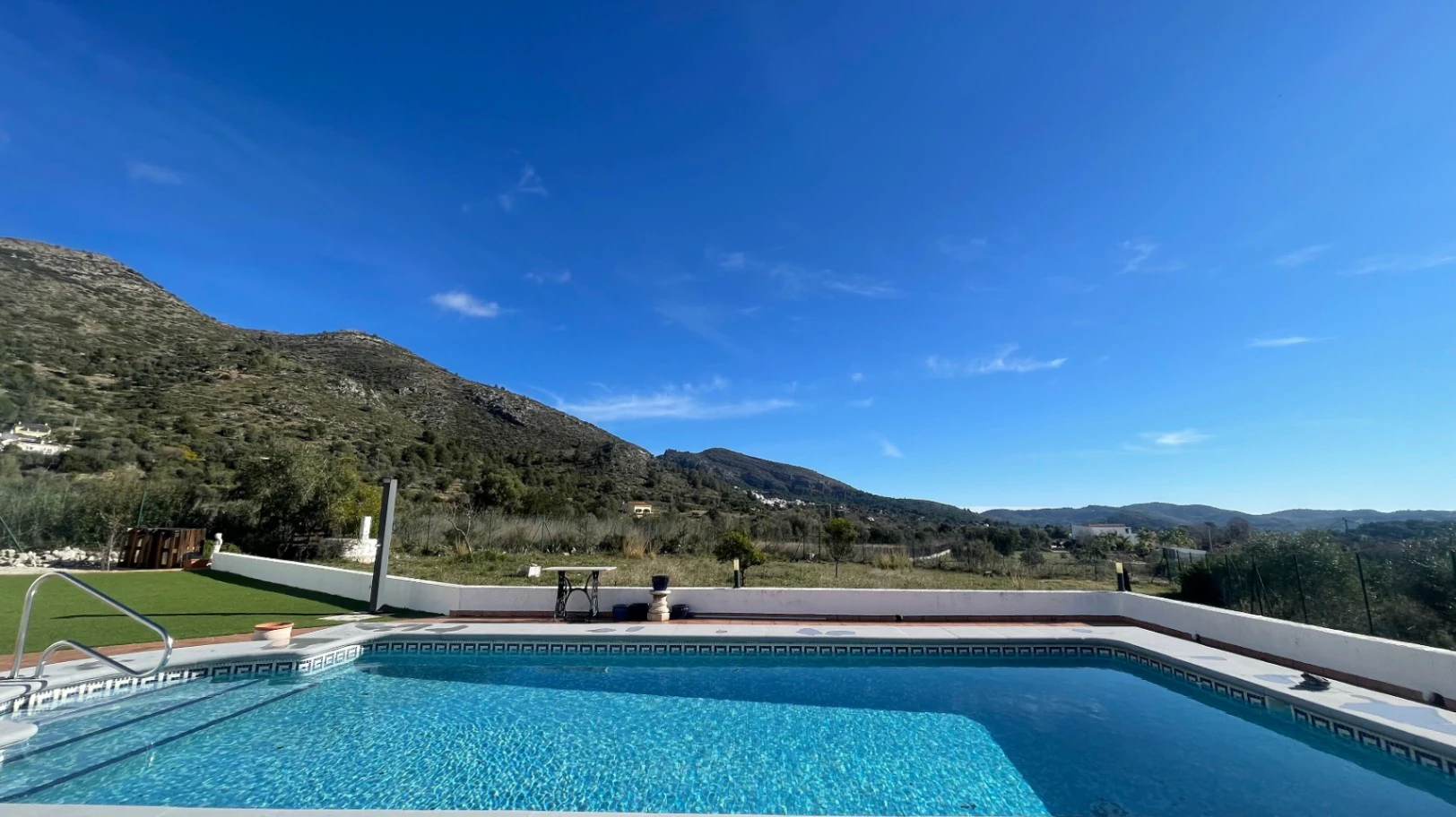 Villa for sale in Jalon: Secluded, sought-after location