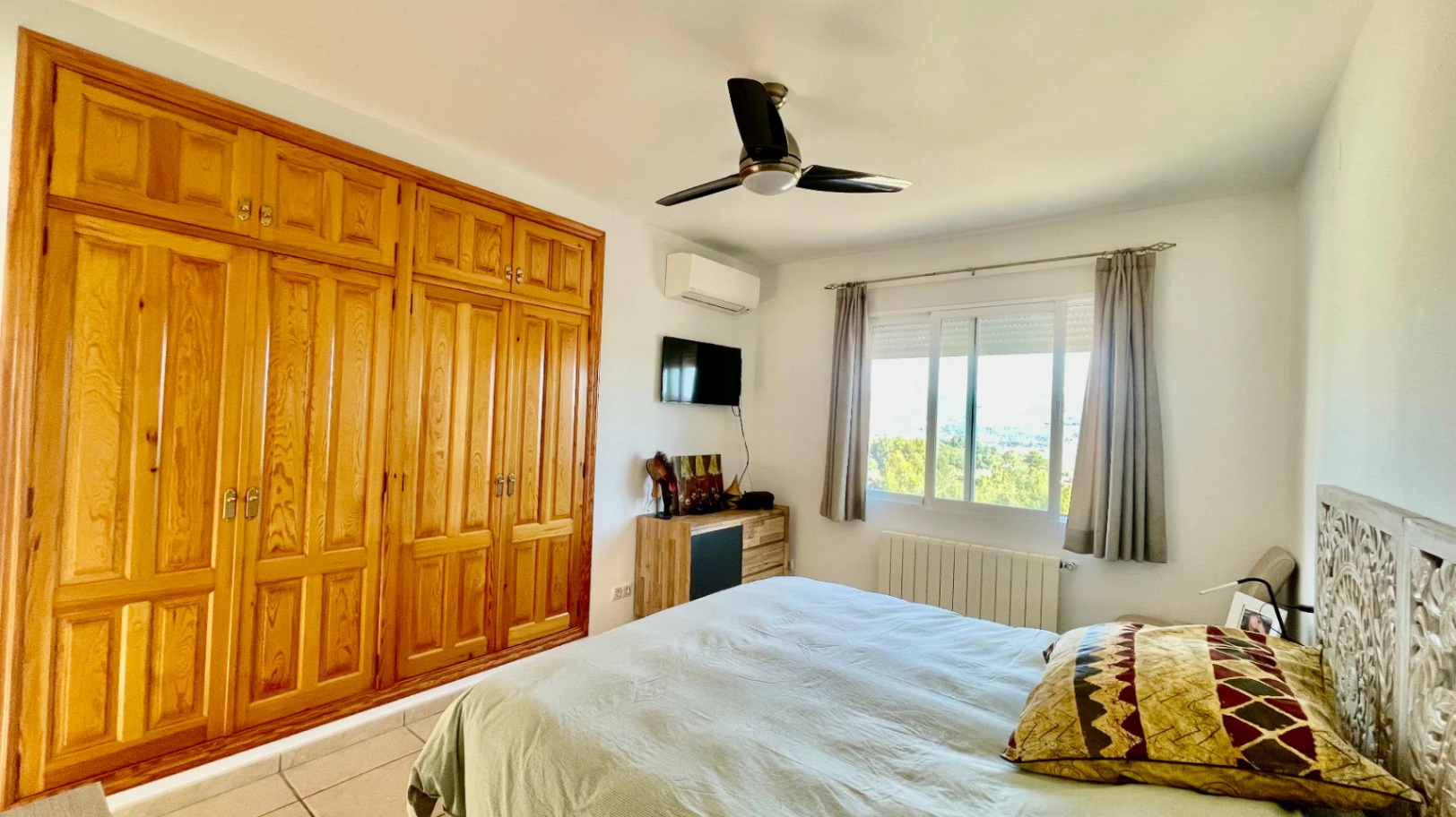 Villa for sale in Lliber:  Spectacular views, large plot