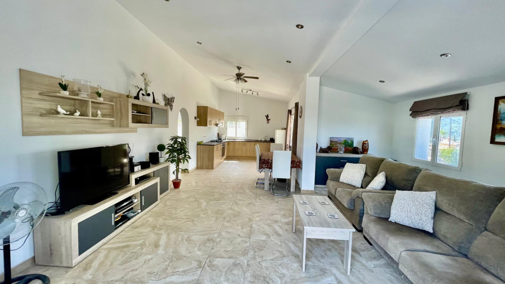 Villa for sale in Orba: Panoramic views, separate guest apartment