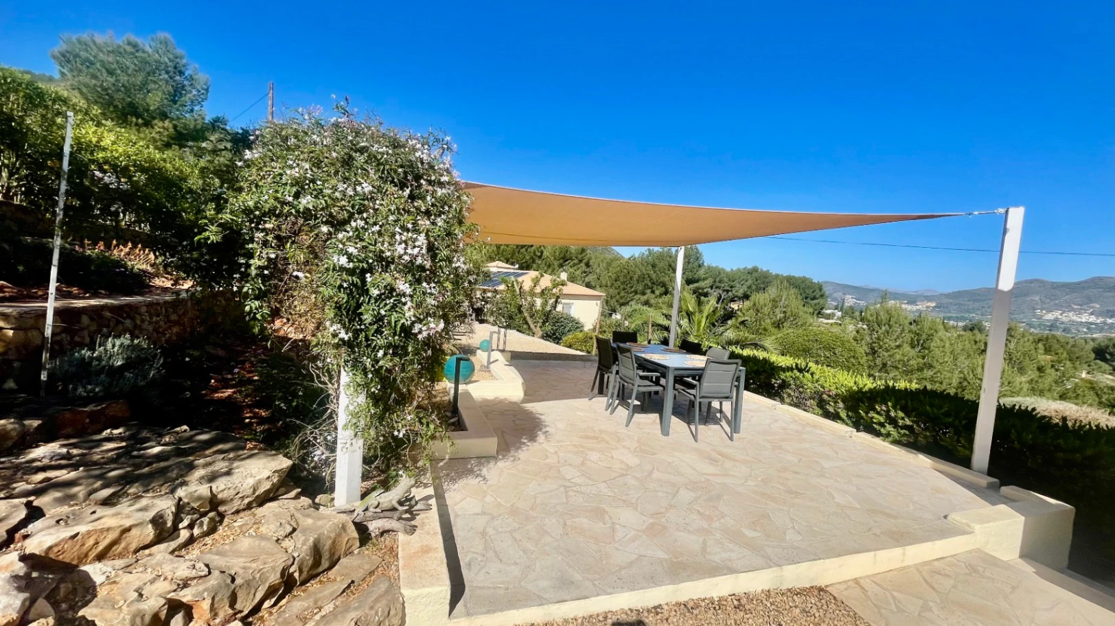 Villa for sale in Lliber:  Spectacular views, large plot