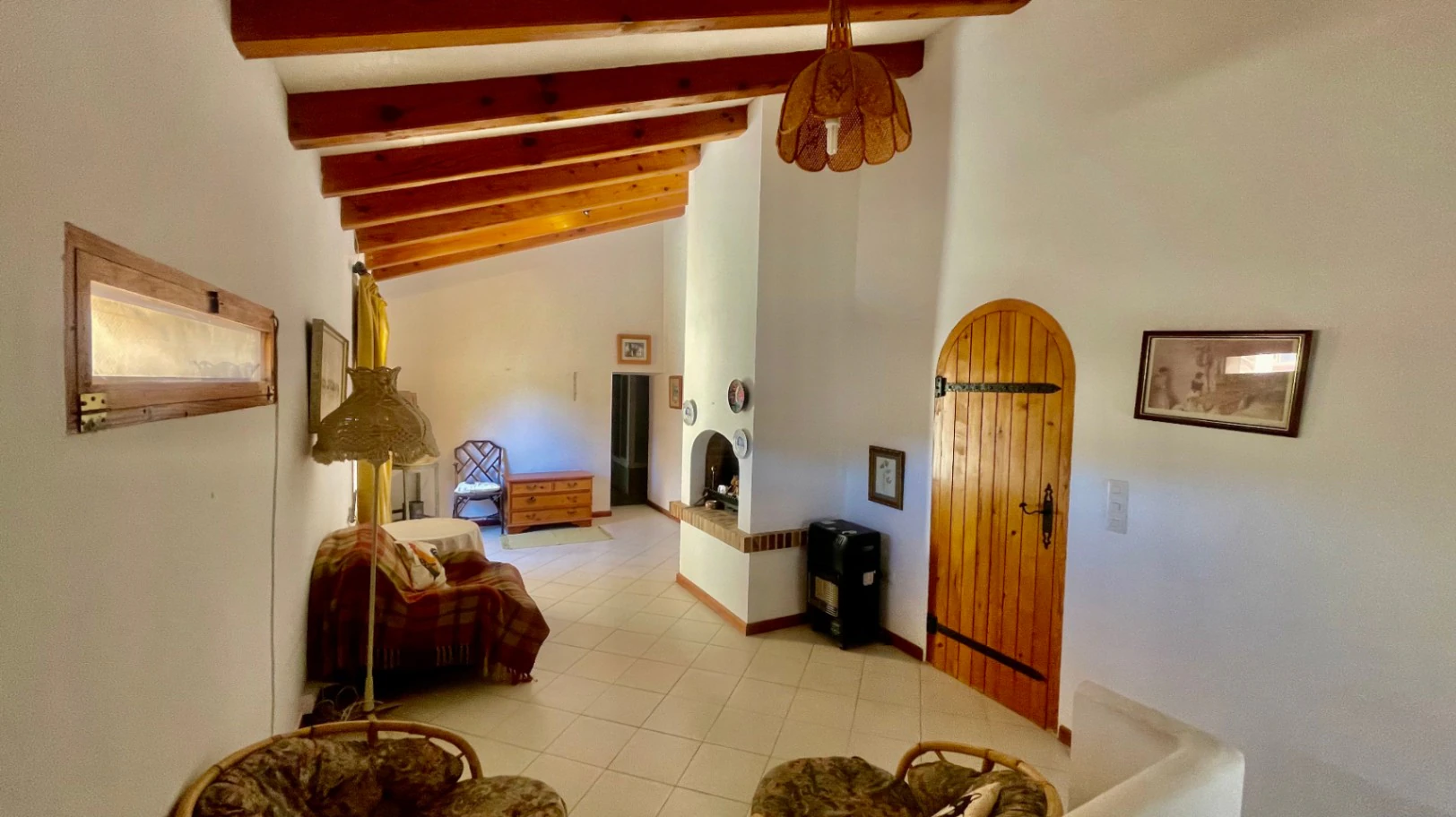 Traditional country home for sale in Llosa: Unique and charming