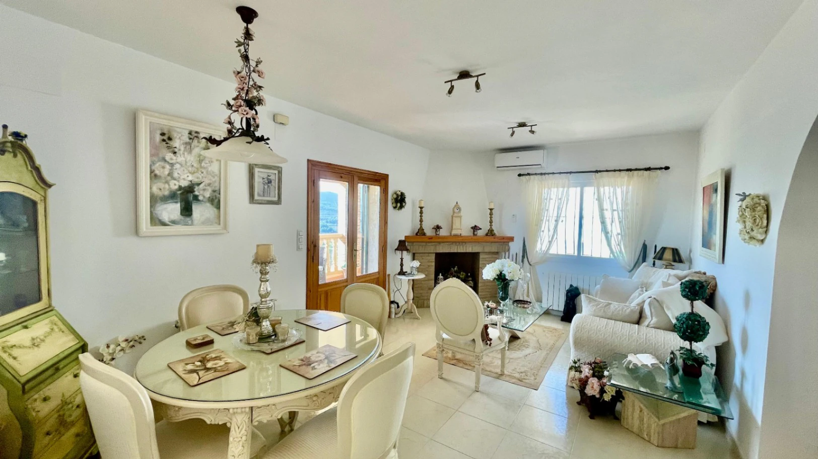 Villa for sale in Jalon: Spectacular, south-facing valley views