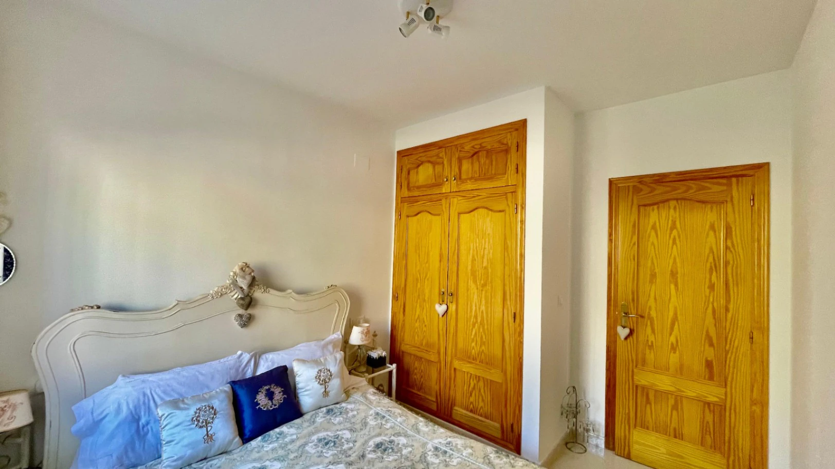 Villa for sale in Jalon: Spectacular, south-facing valley views