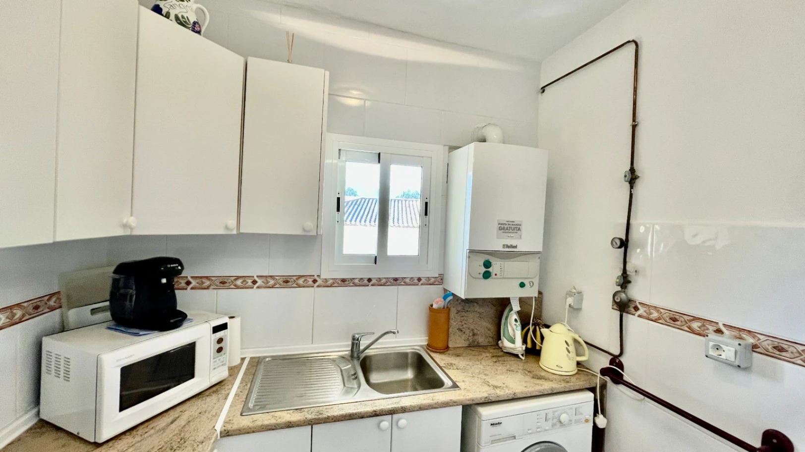 Villa for sale in Jalon:  Modern, easy access, with stunning views