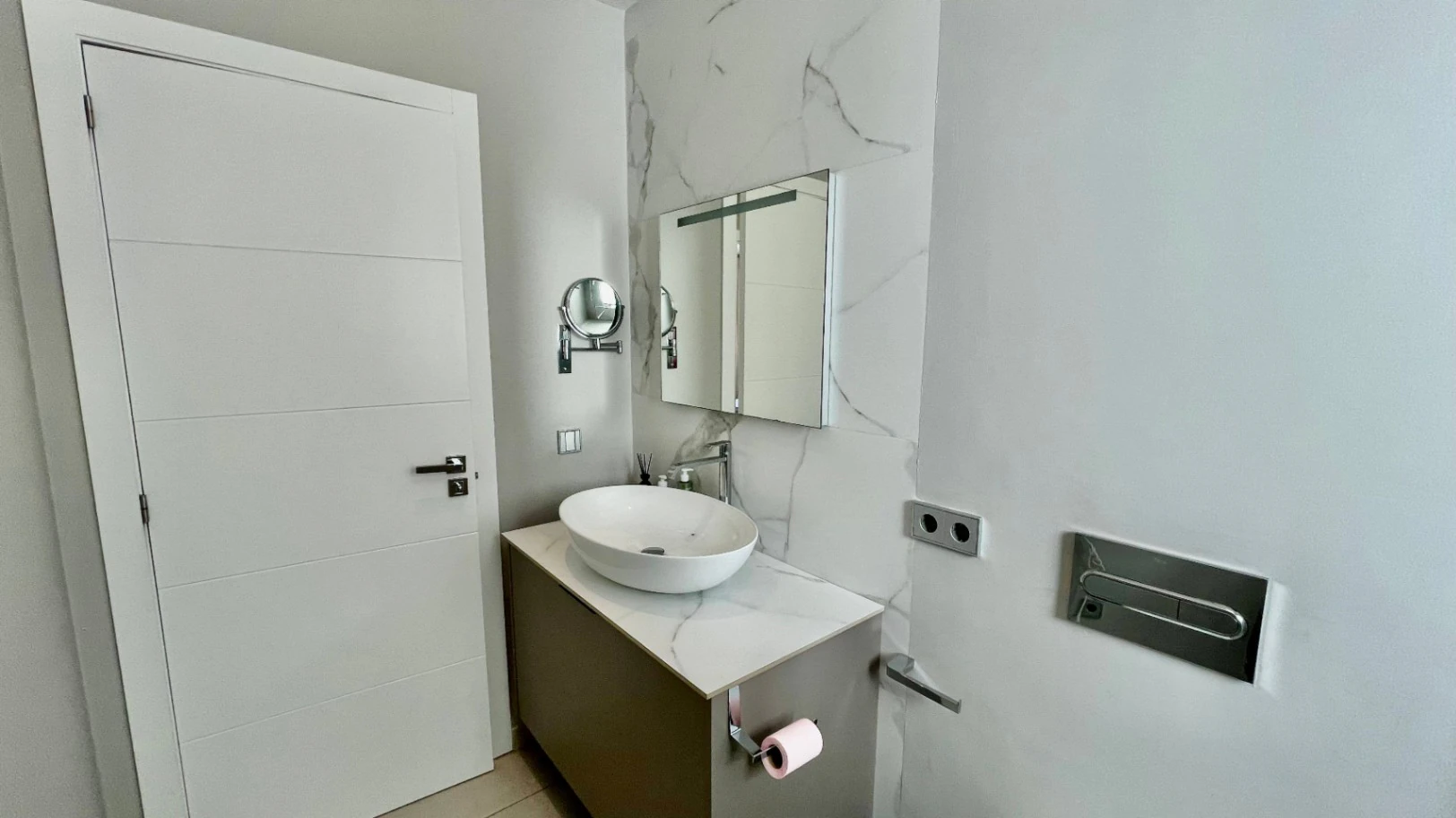 Villa for sale in Orba: Minimalist luxury, with fabulous views