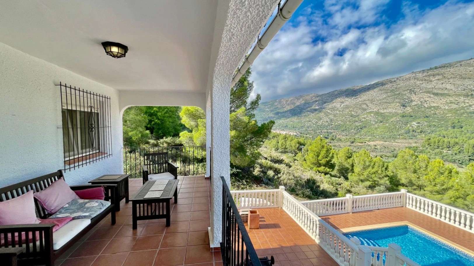 Villa for sale in Benigembla: Peaceful, rural, completely private