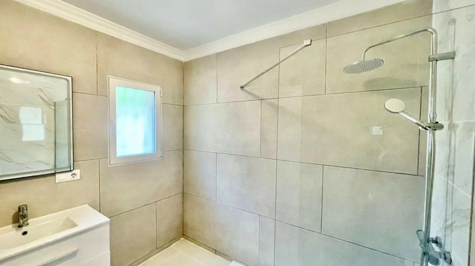 Villa for sale in Alcalali - Corner plot, mountain views
