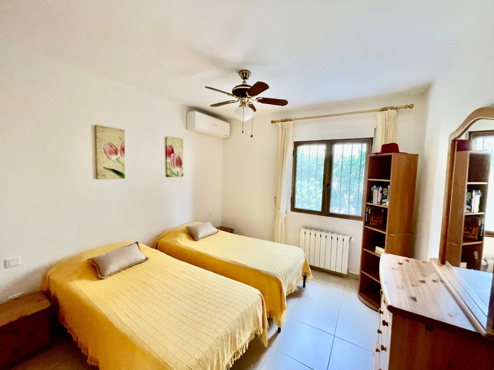Villa for sale in Jalon: Frontline with spectacular south-facing views