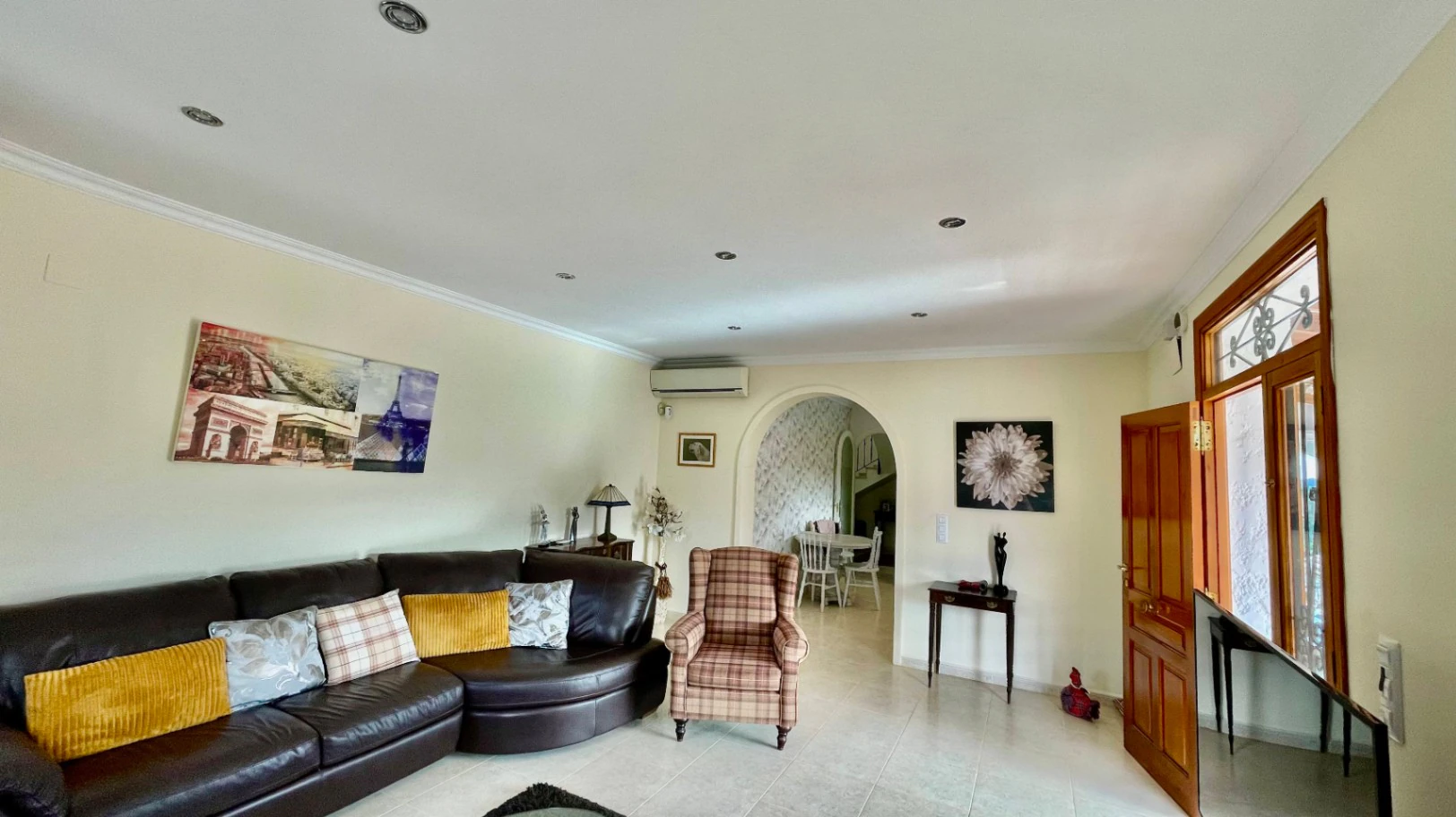 Villa for sale in Jalon: Secluded, sought-after location